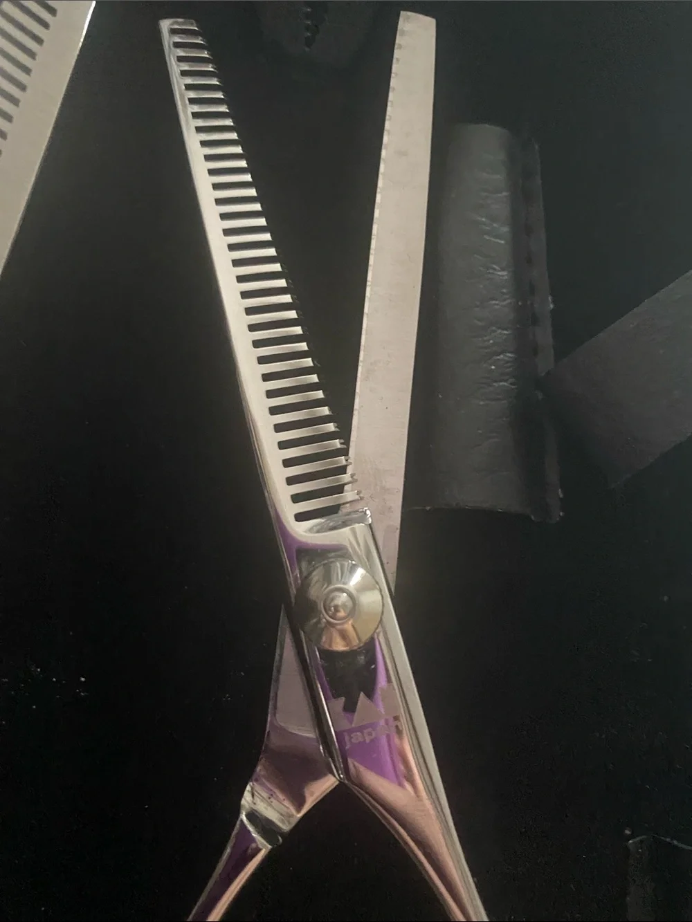 Professional new  KAI Stainless Steel Hairdressing pair thinning Scissors -